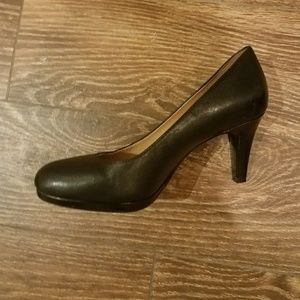 Naturalizer Black Pump